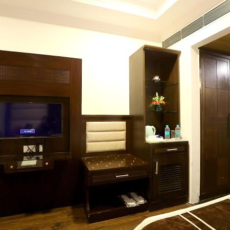 Hotel Pitrashish Pride Igi Intl Airport Delhi Εξωτερικό φωτογραφία
