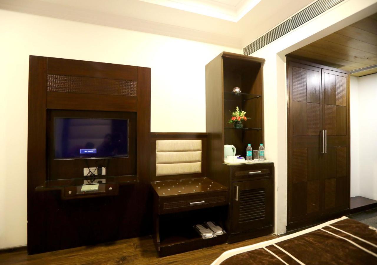 Hotel Pitrashish Pride Igi Intl Airport Delhi Εξωτερικό φωτογραφία
