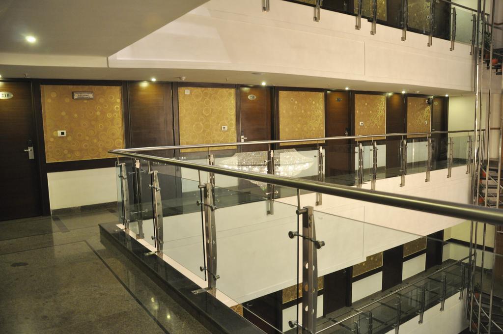 Hotel Pitrashish Pride Igi Intl Airport Delhi Εξωτερικό φωτογραφία